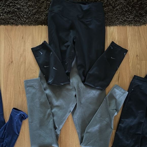 Athleisure wear Women’s size small. Athleta, UA, Nike, SHEIN - Picture 9 of 11